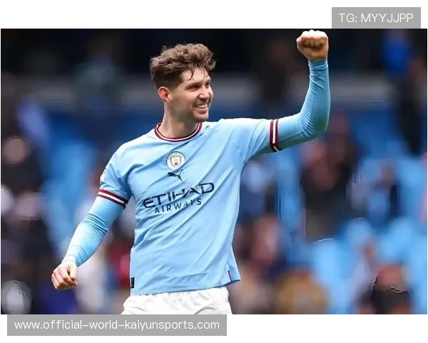 曼城边路穿透训练:边锋与边后卫的二人组合被系统化 曼城边路穿透训练:边锋与边后卫的二人组合被系统化