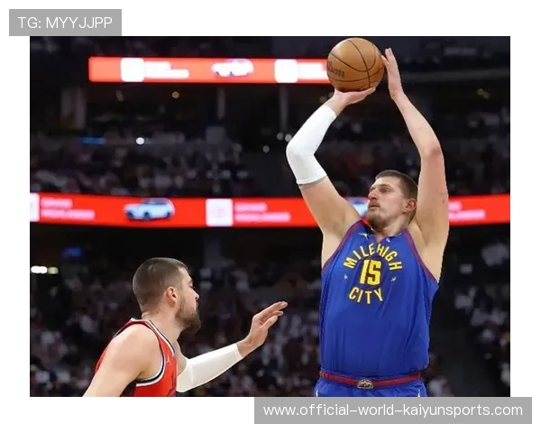 赛后画面感人:约基奇抱住威少,篮球世界的暖心一刻? 赛后画面感人:约基奇抱住威少,篮球世界的暖心一刻?